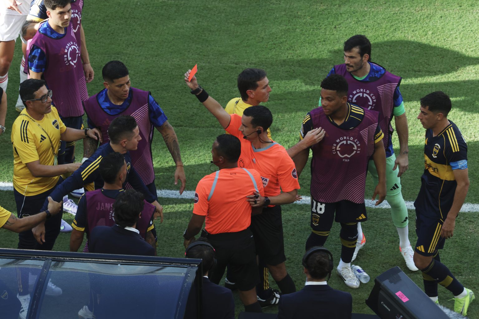 Incidente të egra në ndeshjen e Boca Juniors në Kupën e Botës të Klubeve