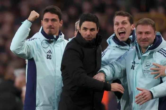 Ndihmësi i Artetas, Carlos Cuesta, Emërohet Menaxher i Parmas në Moshën 29 Vjeçare