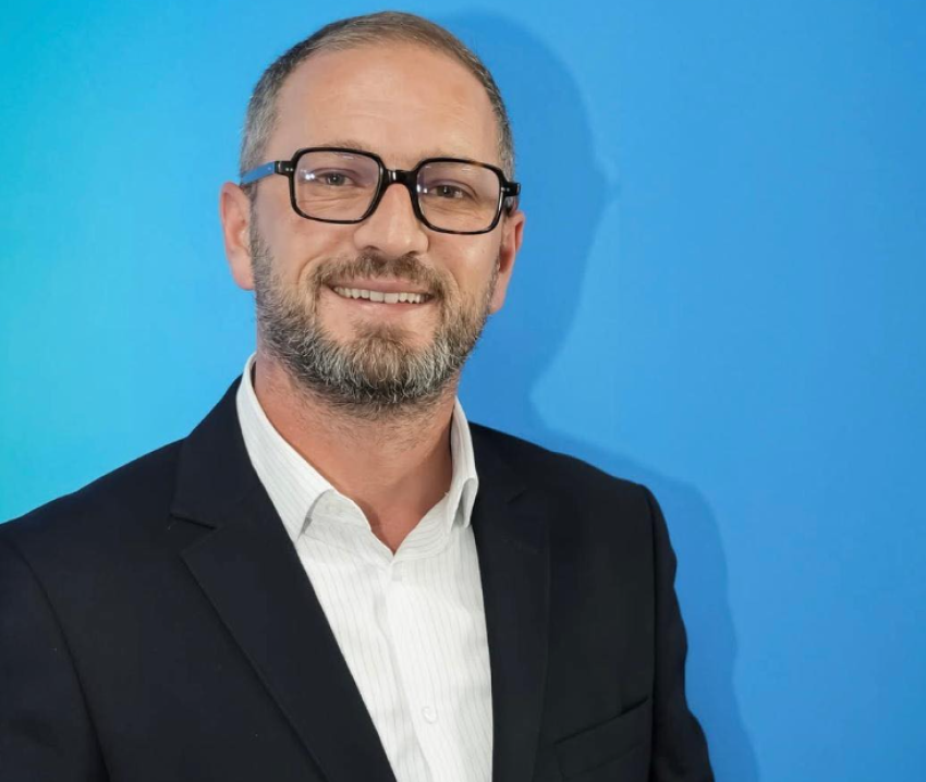 Petrit Hajdari pas humbjes në Drenas: “Drenasin e dua edhe kur nuk fitoj”, uron Ramiz Lladrovcin