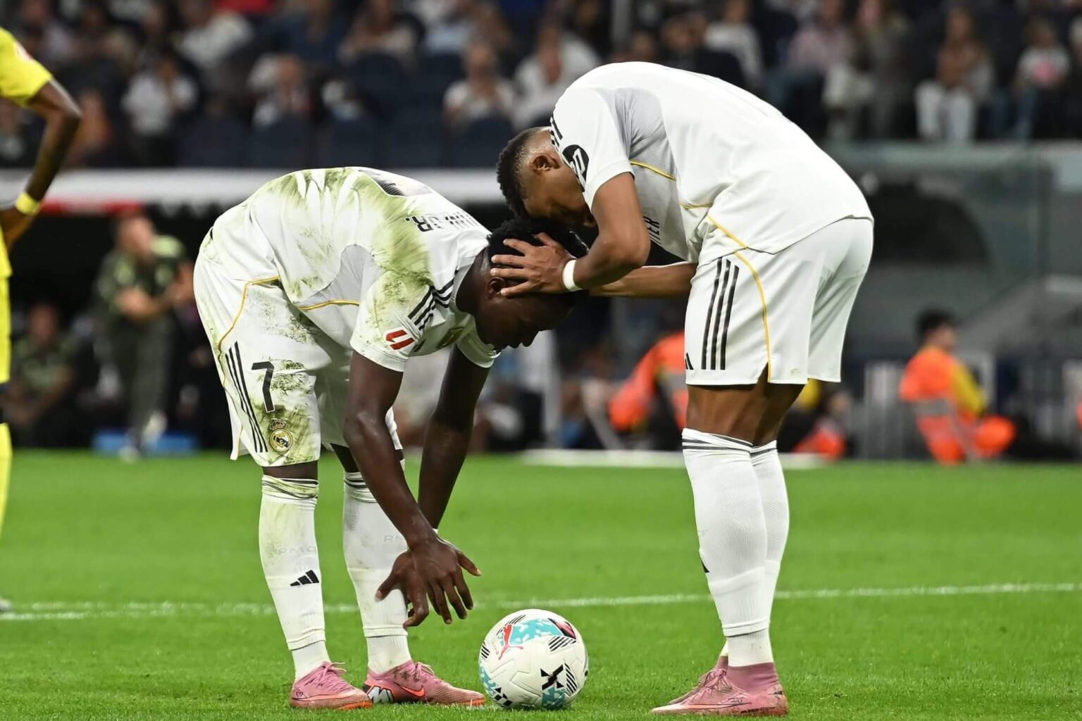 Brenda Real Madridit: Vinicius kthehet në formë (me Mbappe), frika nga pauza ndërkombëtare dhe rikthimet në mbrojtje