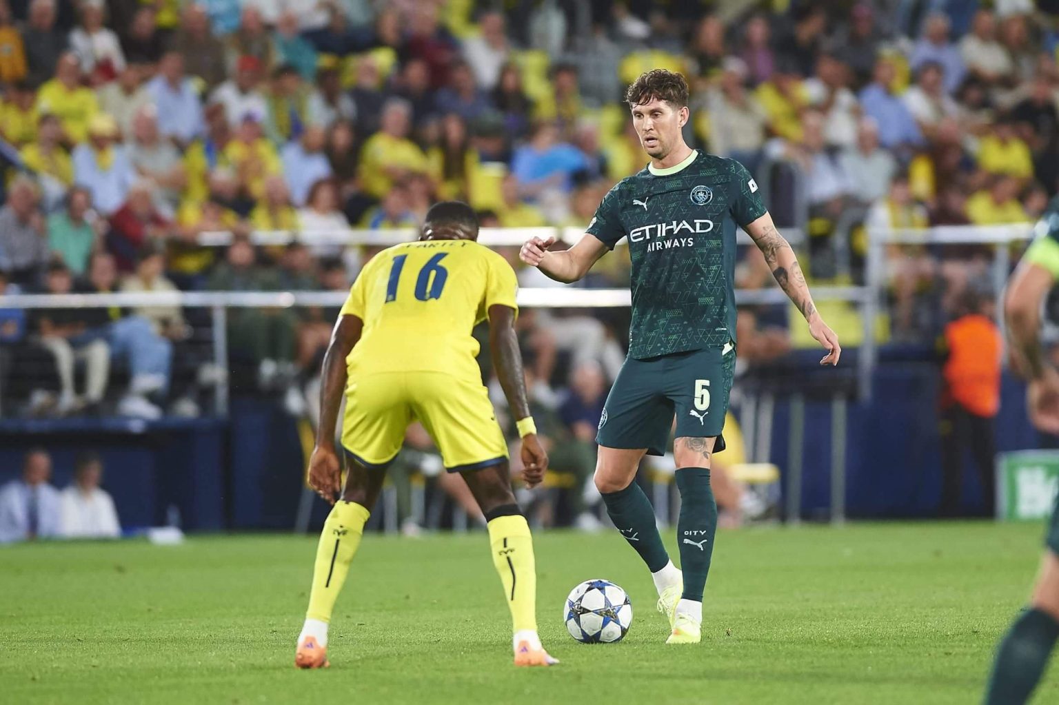 John Stones, “penduli” i City-t, lëkundet si në 2023-ën