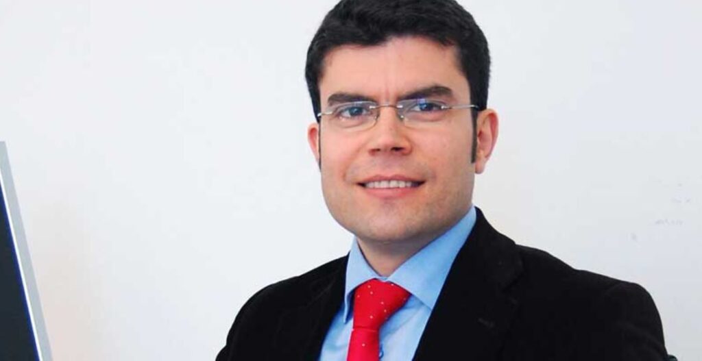 Ermal Hasimja tërhiqet nga gara për Bashkinë e Tiranës: I uron suksese Florian Binajt