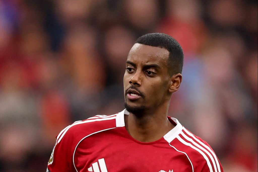 Isak pëson dëmtim në ijë; Frimpong pritet të mungojë për ‘javë’ – konfirmon Arne Slot