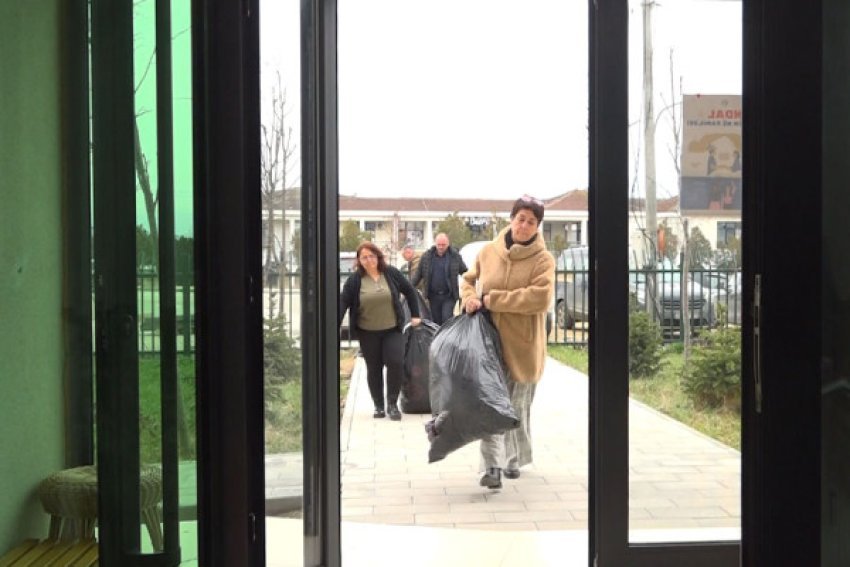 Ana Roch nga Gjeneva viziton Drenasin dhe dhuron ndihma për QPDG