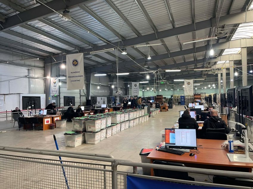 Rinumërimi i votave: 437 kuti të verifikuara deri në 23:01, luhatje të mëdha te PDK